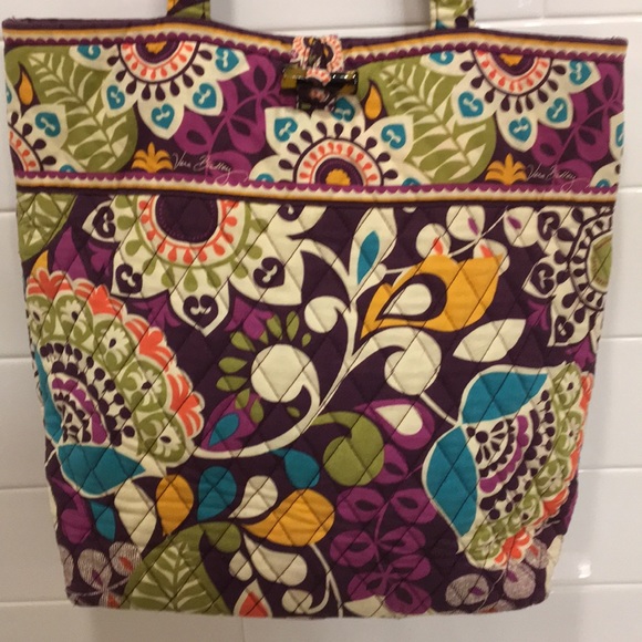 Vera Bradley Tote. Excellent condition. 14x13x41/2 - Picture 2 of 6